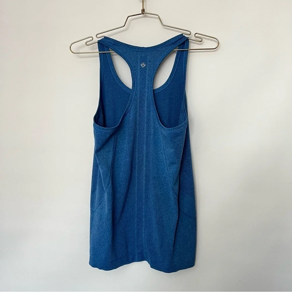 Lululemon Swiftly Tech Size 8 Heathered Light Blue Sleeveless Muscle Top